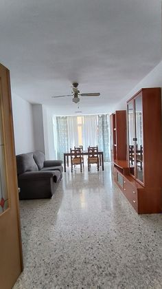 Foto 2 de Pis en lloguer a Perchel Norte - La Trinidad de 3 habitacions amb terrassa i mobles