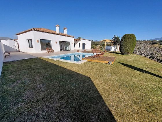 Foto 2 de Xalet en venda a El Padrón - El Velerín - Voladilla de 3 habitacions amb terrassa i piscina