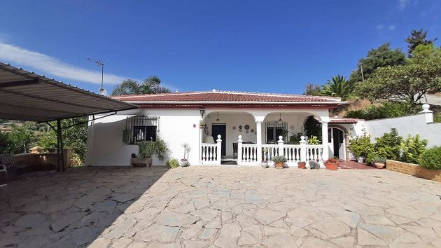 Foto 1 de Casa rural en venda a El Padrón - El Velerín - Voladilla de 3 habitacions amb terrassa i piscina