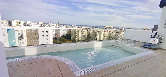 Foto 1 de Pis en venda a Zona Norte de 2 habitacions amb terrassa i piscina