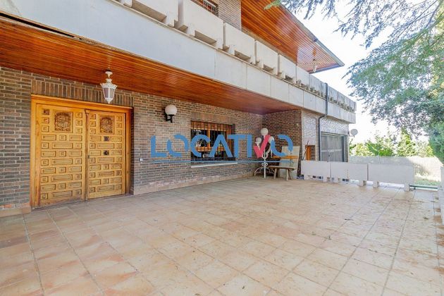 Foto 2 de Chalet en venta en Raya del Palancar - Guadamonte de 9 habitaciones con terraza y piscina