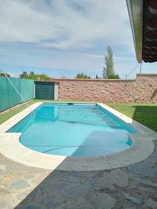 Foto 1 de Chalet en venta en Méntrida de 4 habitaciones con terraza y piscina
