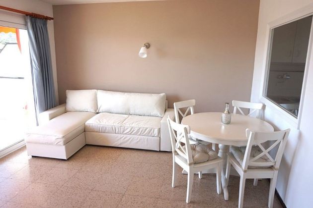 Foto 1 de Piso en alquiler en Cavall Bernat - Cala Rovira de 2 habitaciones con terraza y muebles