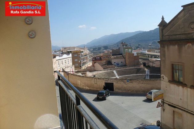 Foto 1 de Venta de piso en Bocairent de 4 habitaciones con balcón