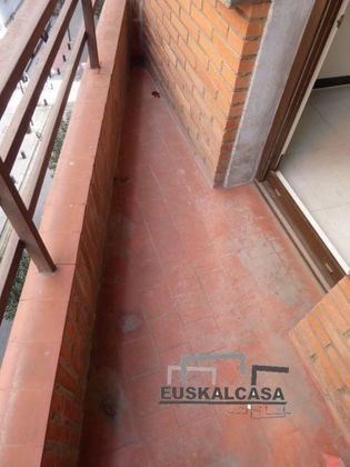 Foto 2 de Piso en venta en Santutxu de 3 habitaciones con terraza y ascensor