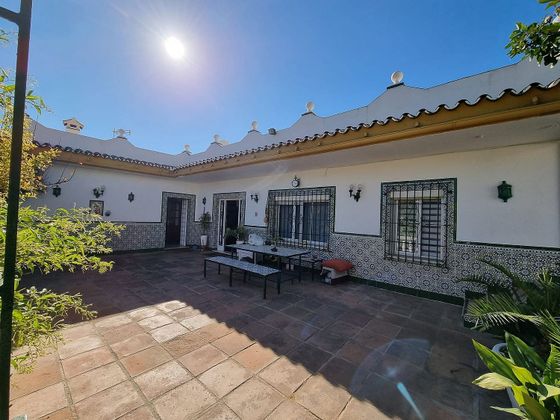 Foto 2 de Venta de chalet en calle Juan Rosas Mateo de 4 habitaciones con terraza y piscina
