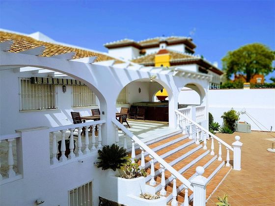 Foto 2 de Xalet en venda a avenida Marquesa Casa Loring de 5 habitacions amb terrassa i piscina