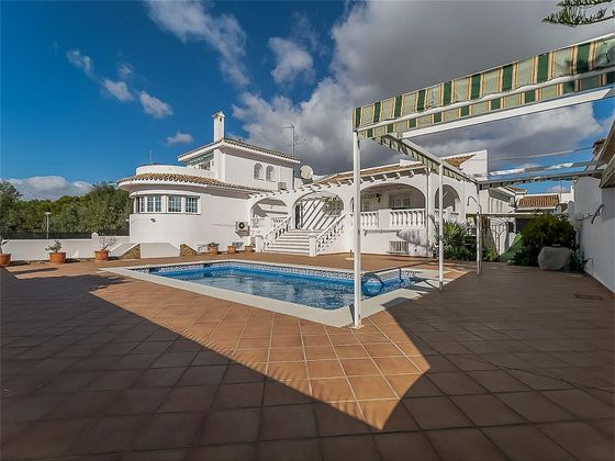 Foto 1 de Xalet en venda a Churriana de 5 habitacions amb terrassa i piscina