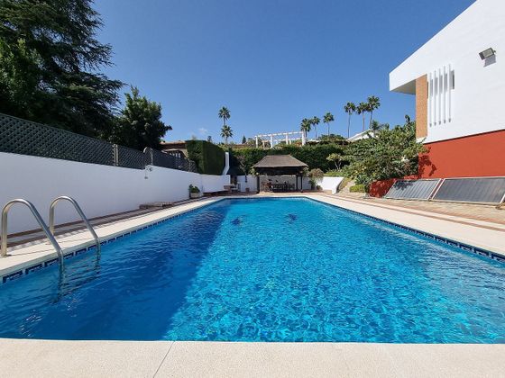 Foto 2 de Chalet en venta en avenida Ricardo Gross de 4 habitaciones con terraza y piscina