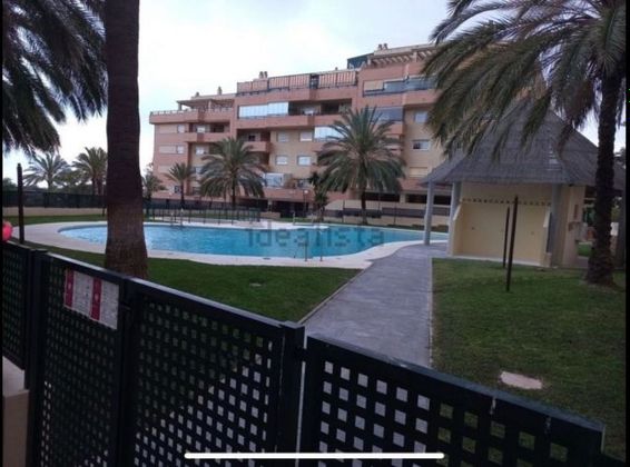 Foto 1 de Piso en venta en El Pinillo de 3 habitaciones con terraza y piscina