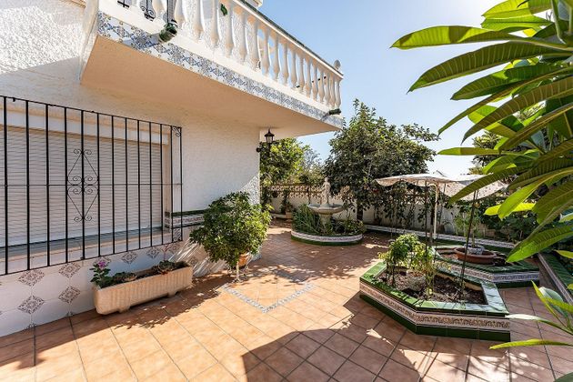 Foto 2 de Venta de chalet en calle Altos del Toril de 4 habitaciones con terraza y jardín