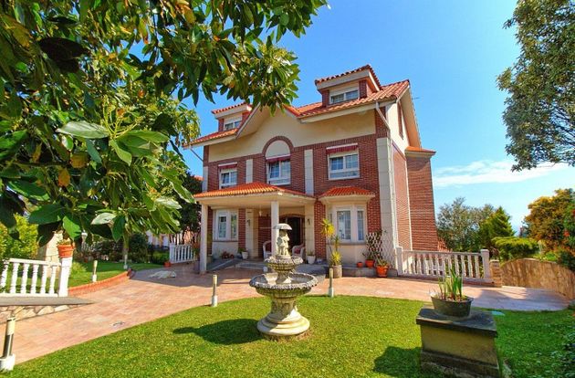Foto 1 de Xalet en venda a barrio Las Rozas de 8 habitacions amb terrassa i jardí