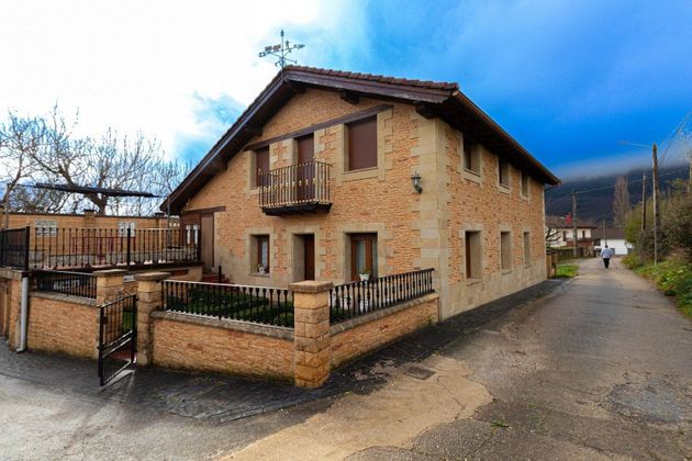 Foto 1 de Casa en venta en Valle de Mena de 10 habitaciones con terraza y piscina