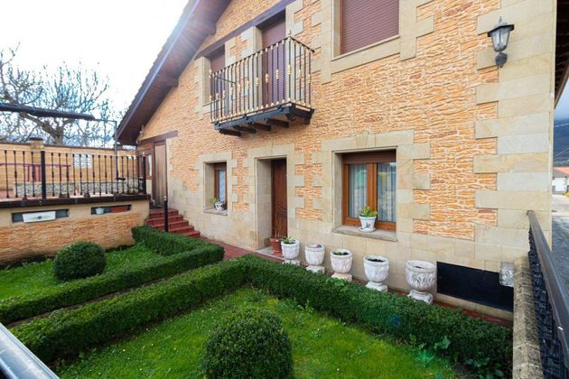 Foto 2 de Casa en venta en Valle de Mena de 10 habitaciones con terraza y piscina