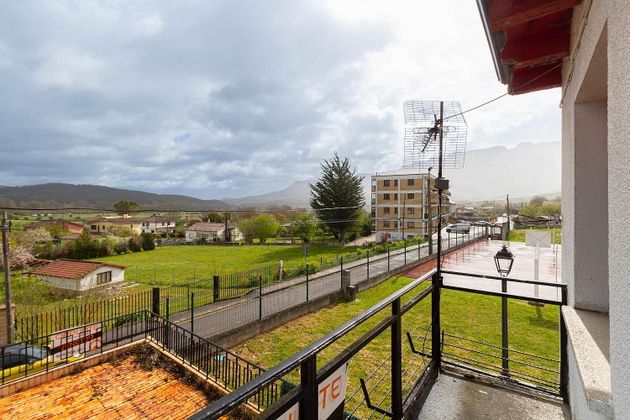 Foto 2 de Piso en venta en Valle de Mena de 3 habitaciones con terraza y piscina