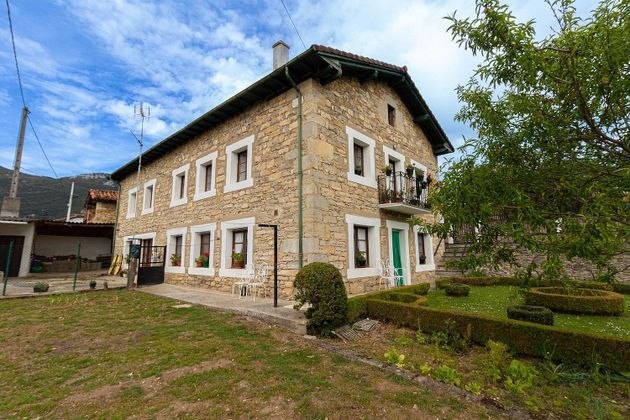 Foto 2 de Xalet en venda a Valle de Mena de 7 habitacions amb terrassa i garatge