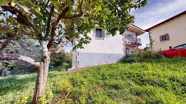 Foto 2 de Venta de chalet en Trucios-Turtzioz de 2 habitaciones con jardín y balcón