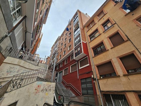 Foto 2 de Pis en venda a Barrio de Uribarri de 2 habitacions amb ascensor