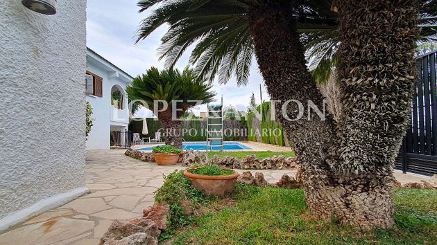 Foto 2 de Xalet en venda a La Cañada de 5 habitacions amb terrassa i piscina