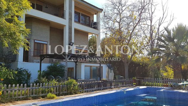 Foto 2 de Alquiler de chalet en Montepilar de 5 habitaciones con terraza y piscina