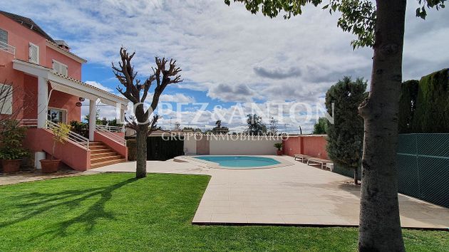 Foto 1 de Venta de chalet en Entrepinos de 4 habitaciones con terraza y piscina