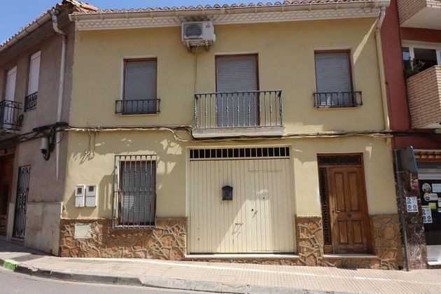 Foto 1 de Xalet en venda a Alborache de 7 habitacions amb terrassa i garatge