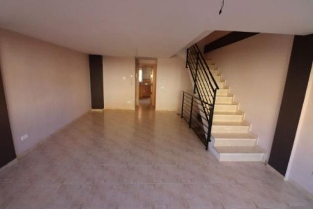 Foto 1 de Casa en venta en Macastre de 3 habitaciones con terraza y garaje