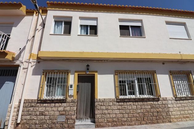 Foto 1 de Casa en venta en Cortes de Pallás de 3 habitaciones con terraza y aire acondicionado