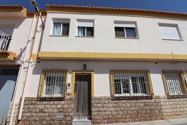Foto 2 de Casa en venta en Cortes de Pallás de 3 habitaciones con terraza y aire acondicionado