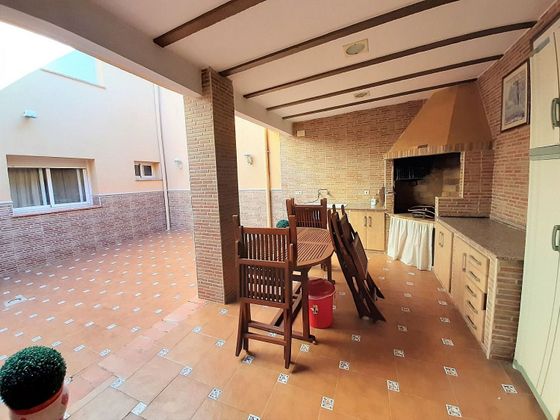 Foto 1 de Casa en venta en Rafelguaraf de 4 habitaciones con terraza y aire acondicionado