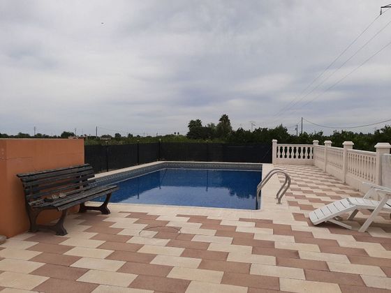 Foto 1 de Xalet en venda a Benicull de Xuquer de 4 habitacions amb terrassa i piscina