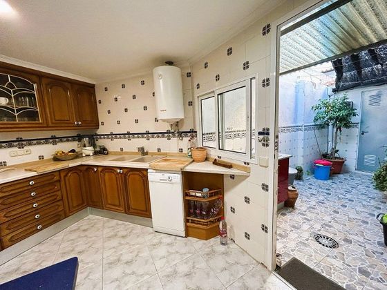 Foto 1 de Casa en venda a Benimàmet de 3 habitacions amb terrassa i garatge