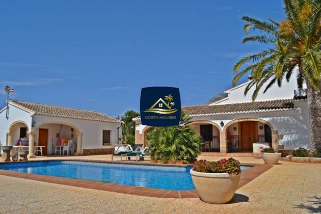 Foto 1 de Xalet en venda a Partides comunes - Adsubia de 4 habitacions amb terrassa i piscina