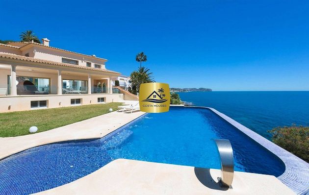 Foto 1 de Venta de chalet en Benissa de 5 habitaciones con terraza y piscina