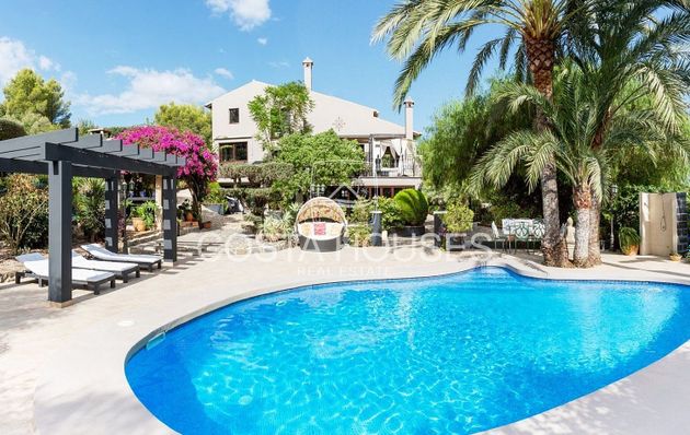 Foto 2 de Xalet en venda a Pedreguer de 7 habitacions amb terrassa i piscina