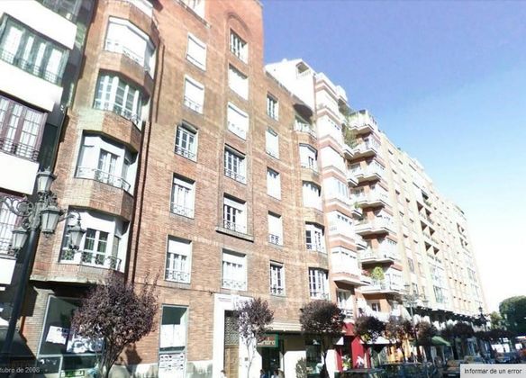 Foto 1 de Venta de piso en avenida De Galicia de 5 habitaciones con garaje y ascensor