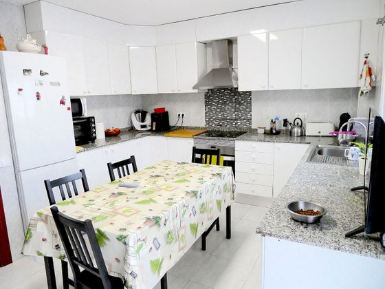 Foto 2 de Ático en venta en Ca n'Oriol de 4 habitaciones con terraza y garaje