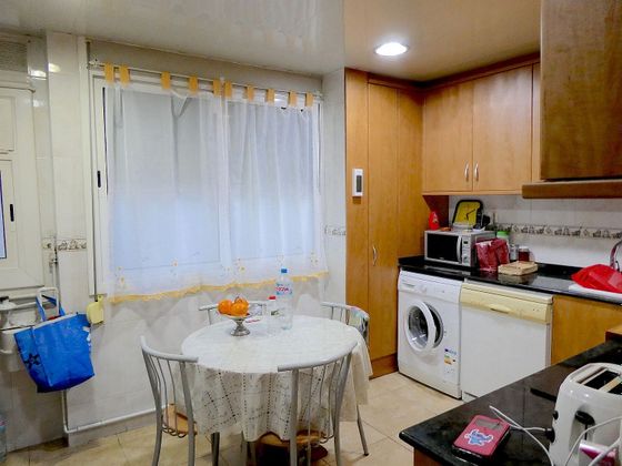 Foto 2 de Piso en venta en Ca n'Oriol de 4 habitaciones con calefacción