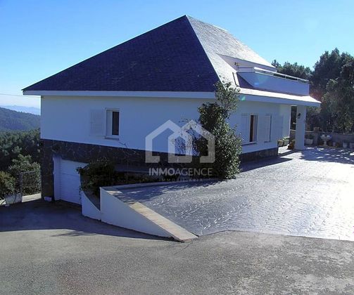 Foto 1 de Casa en venda a Poble Nou - Zona Esportiva de 5 habitacions amb terrassa i jardí