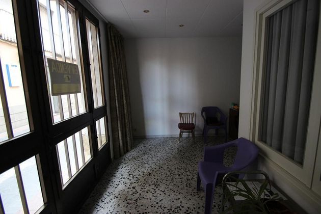 Foto 1 de Venta de chalet en Castellbisbal de 5 habitaciones con balcón