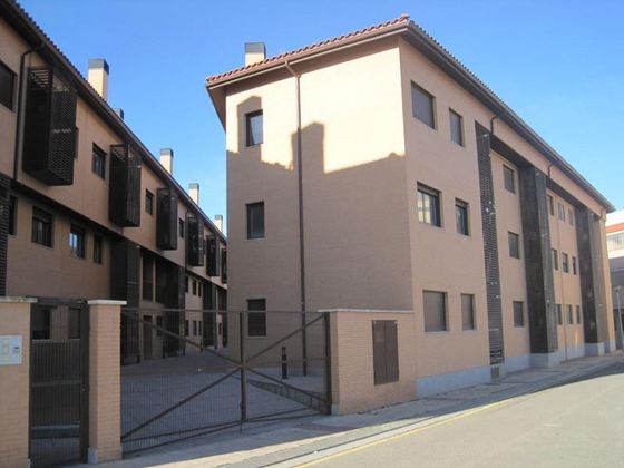 Foto 1 de Pis en venda a Pinseque de 2 habitacions amb terrassa i garatge