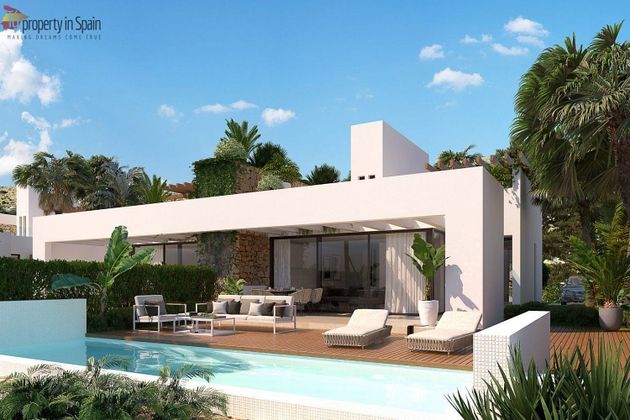 Foto 1 de Casa adossada en venda a Monforte del Cid de 3 habitacions amb terrassa i piscina