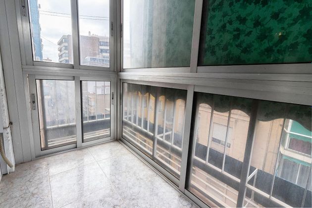 Foto 2 de Venta de piso en San Blas - Santo Domigo de 3 habitaciones con balcón y aire acondicionado