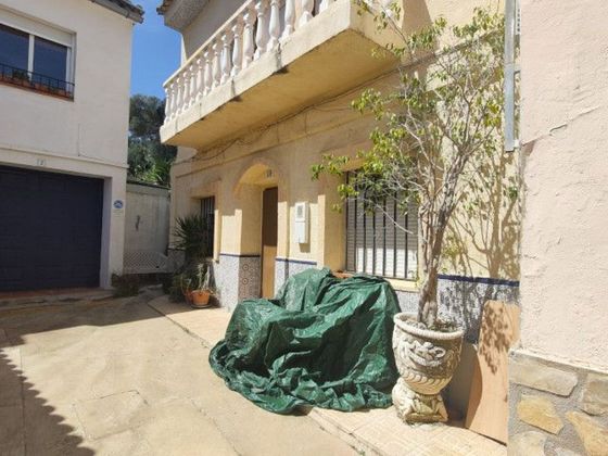 Foto 1 de Casa adossada en venda a calle Hernán Cortés de 3 habitacions amb terrassa i balcó
