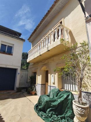 Foto 2 de Casa adossada en venda a calle Hernán Cortés de 3 habitacions amb terrassa i balcó