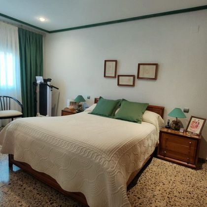 Foto 2 de Piso en venta en calle Sant Vicent de 4 habitaciones con garaje y balcón