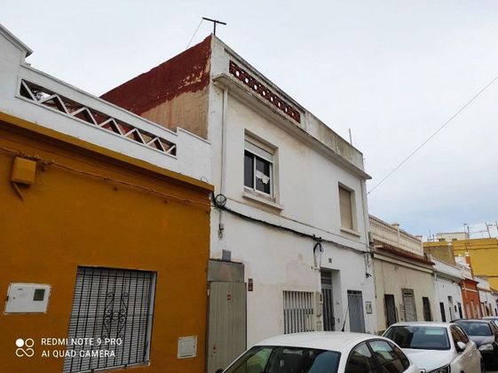 Foto 1 de Casa adossada en venda a calle Dels Centelles amb terrassa i balcó