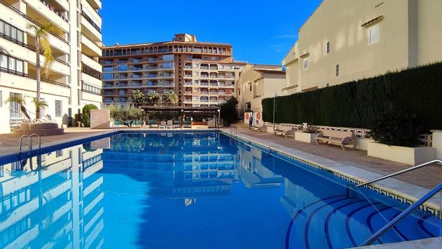 Foto 1 de Xalet en venda a Playa de Gandia de 4 habitacions amb terrassa i piscina