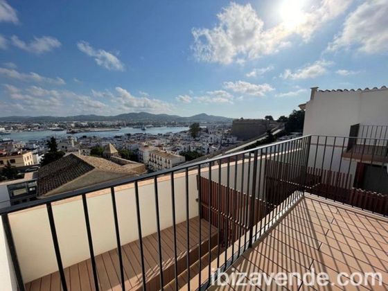 Foto 2 de Àtic en venda a Dalt de la Vila - La Marina de 4 habitacions amb terrassa i aire acondicionat
