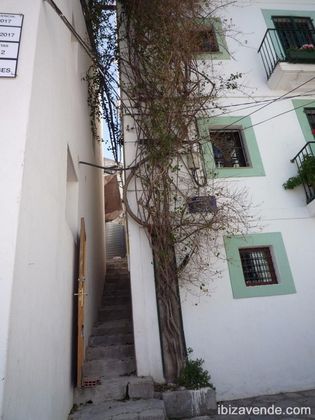 Foto 2 de Edifici en venda a Dalt de la Vila - La Marina de 192 m²
